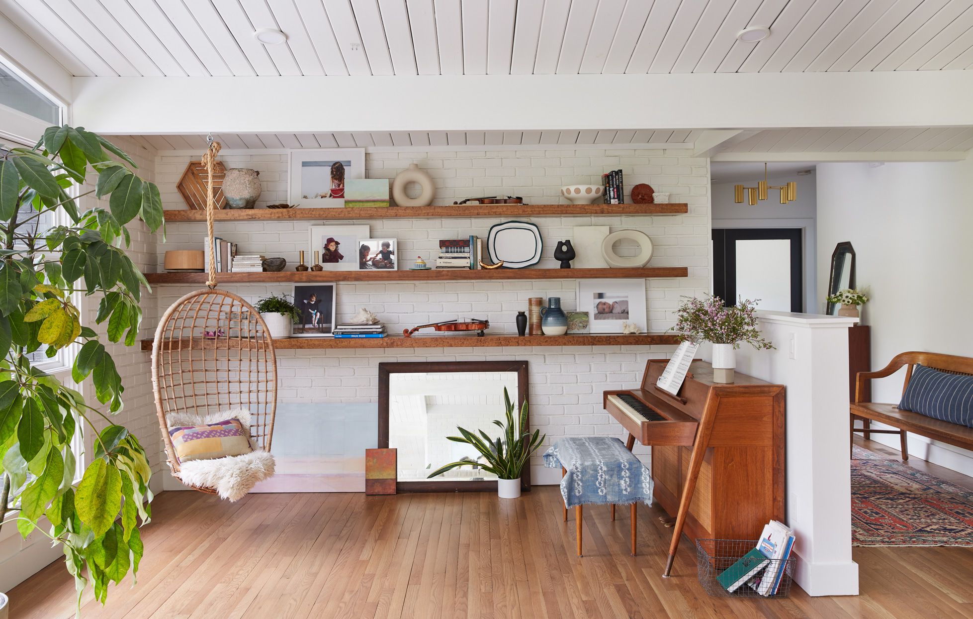 Why Handmade Floating Shelves Are a Worthwhile Investment